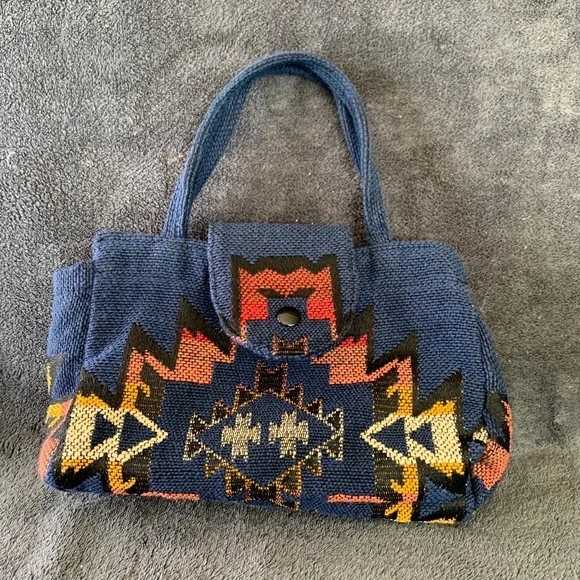 Carlain Coast knit handbag Calgary Alberta Canada CA28664